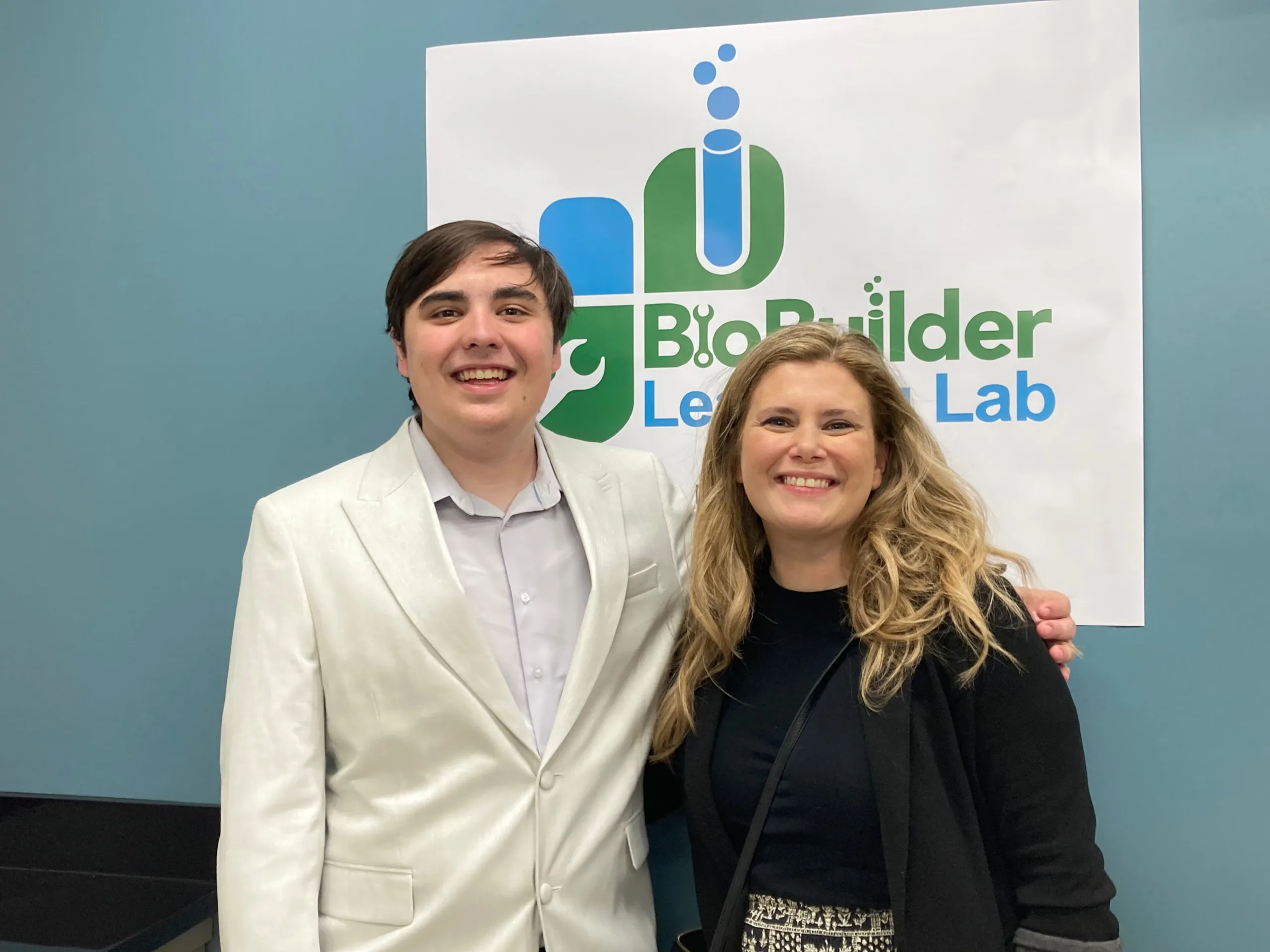 https://biobuilderlearning.org/wp-content/uploads/2025/10/IMG_8720-scaled.webp